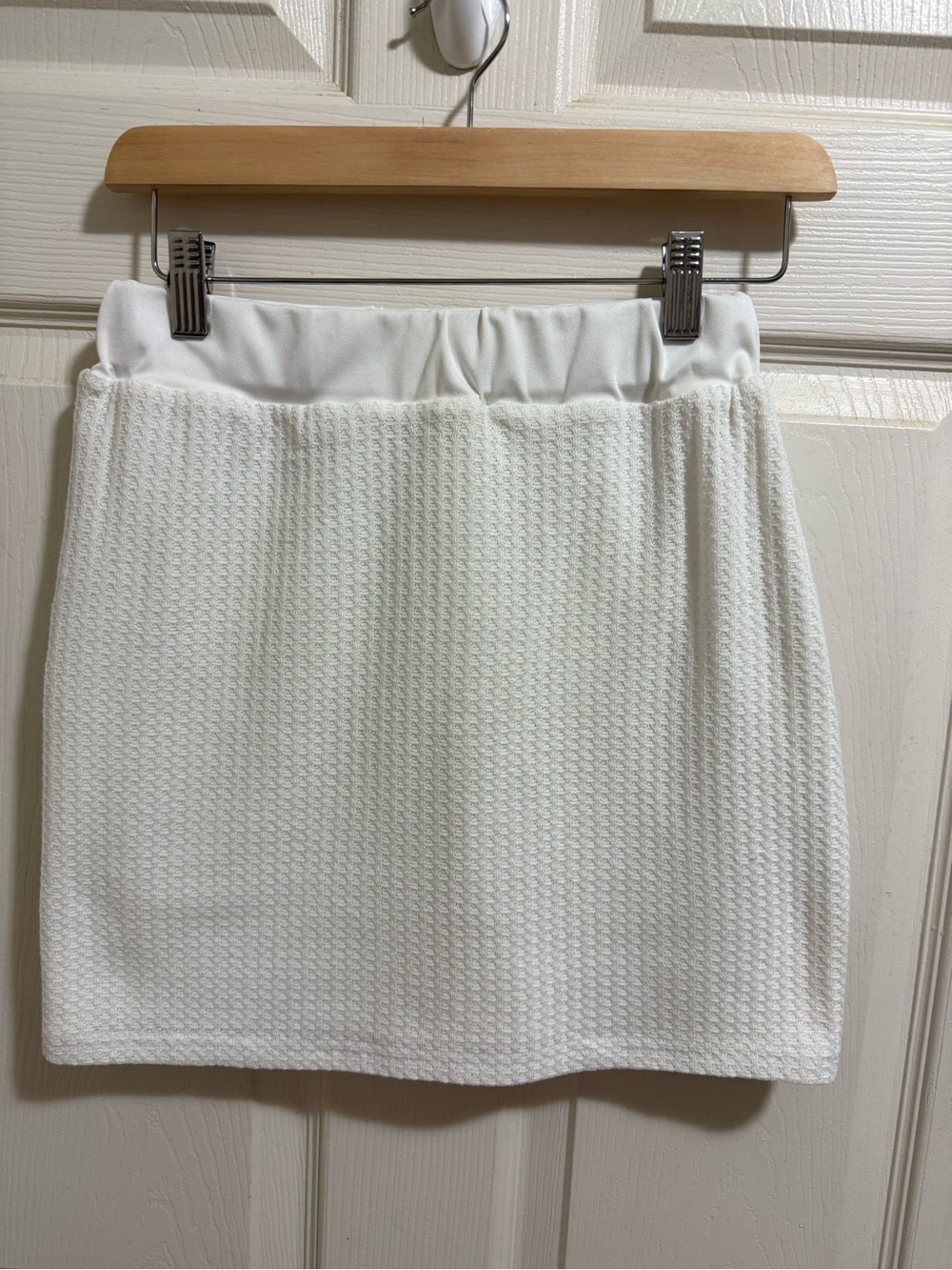 White Textured Mini Skirt - Medium no tag